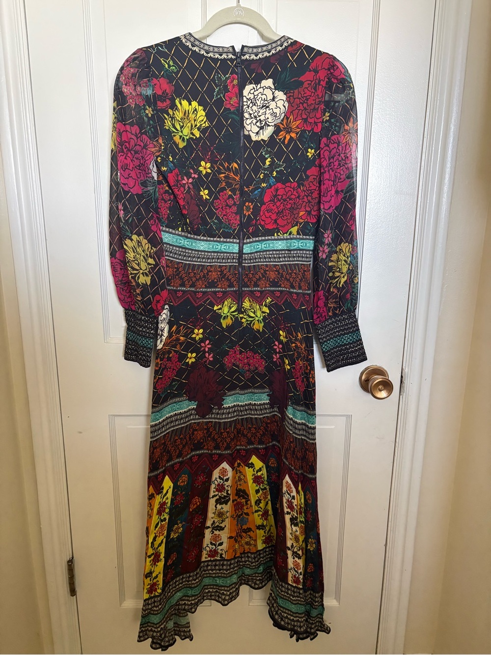 Alice + Olivia Janey V-Neck Floral Long Sleeve Midi Dress 0 - Picture 5 of 8